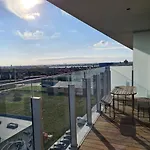 Central Park Tower Sea View Residence With Pool And Gym