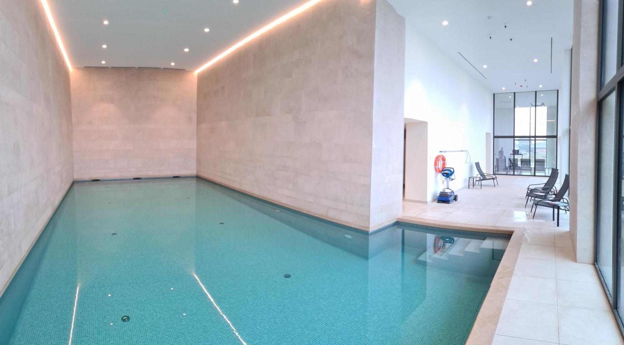 Park Tower Sea View With Pool And Gym * Ostend